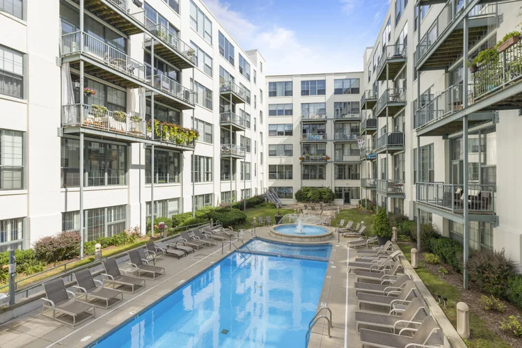 Exploring the Rise of Short-Term Rentals: Is it Right for Your Property?